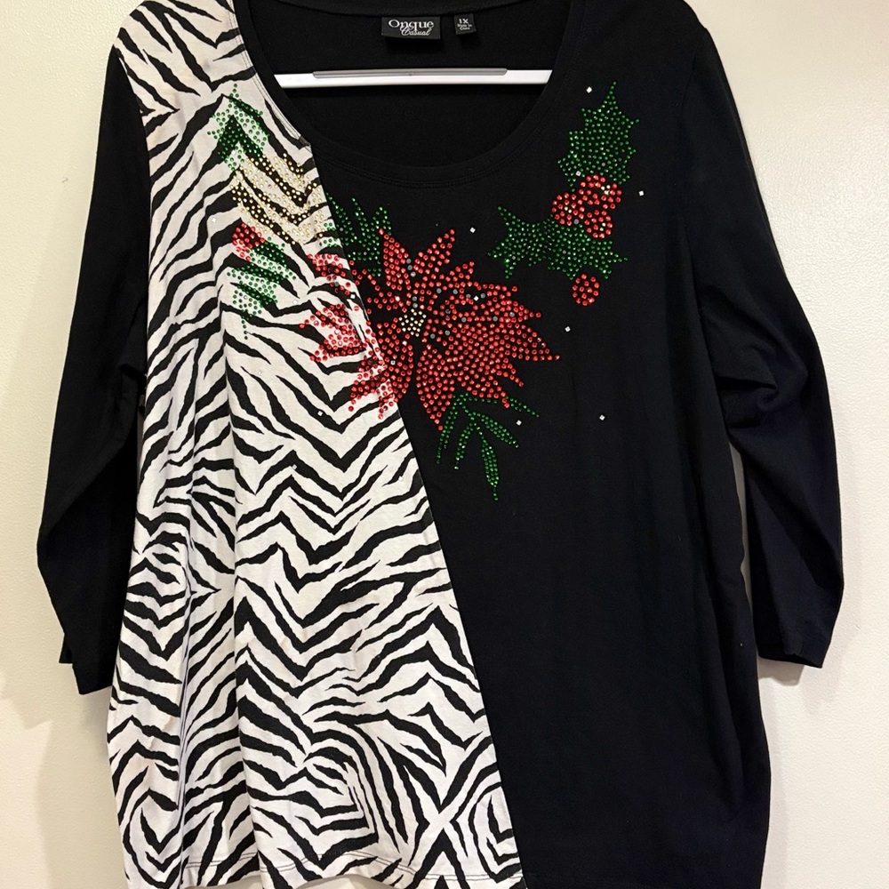 Black and White Asymmetrical Graphic Blouse - Picture 2 of 5